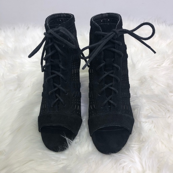 Back heels - Picture 3 of 4